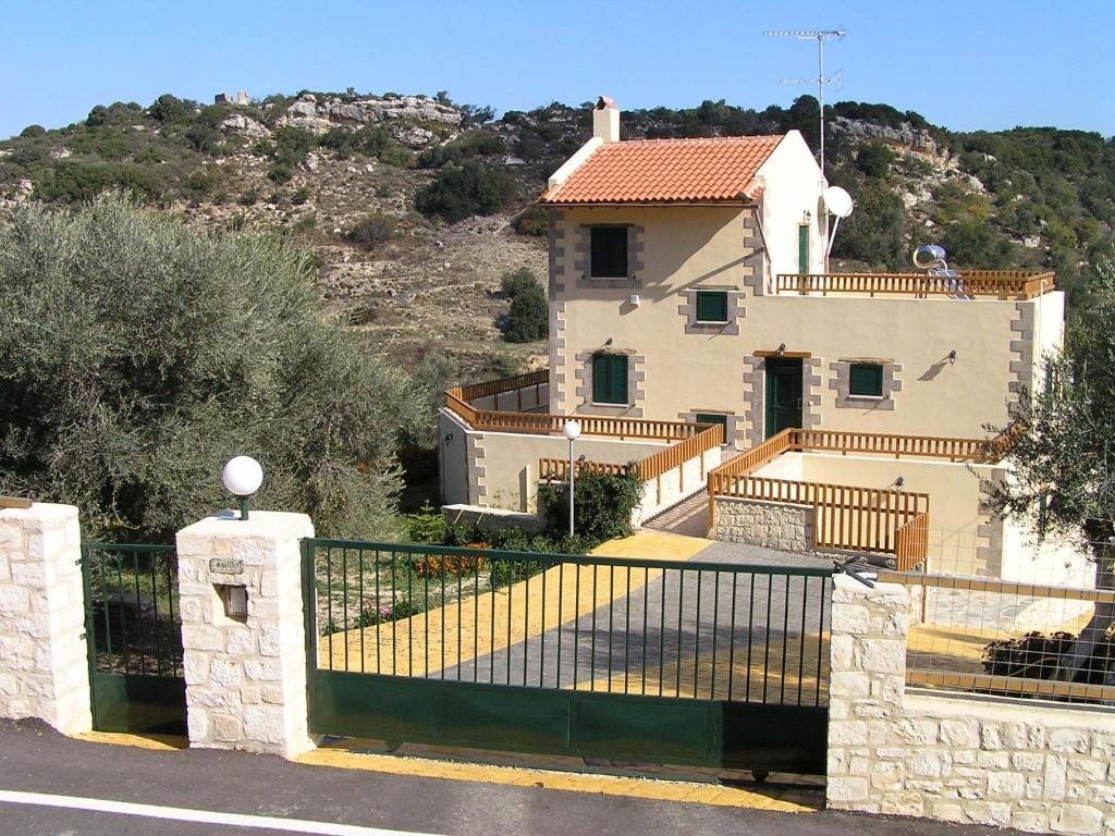 Stratos Villas Kaloniktis Habitación foto